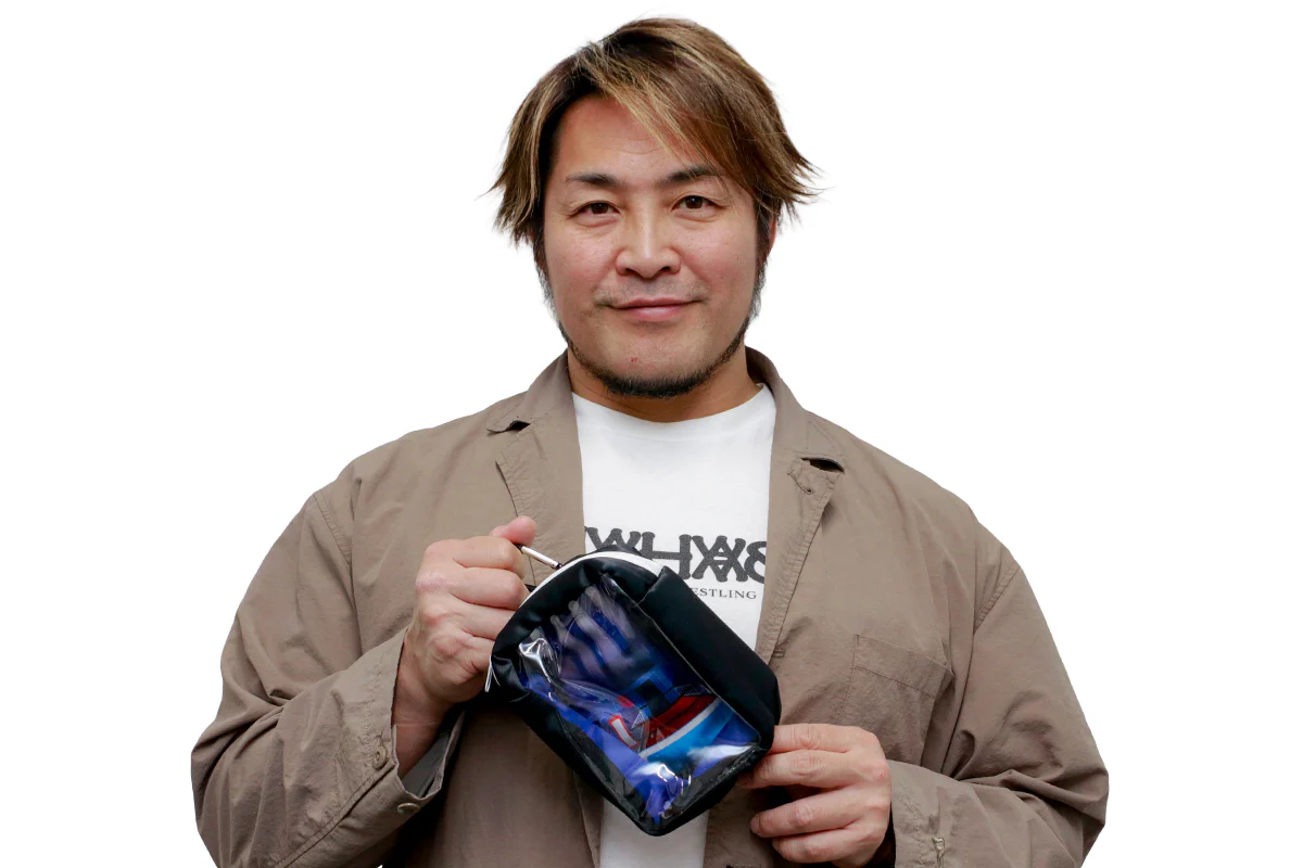 新日本プロレス　カラビナ付きクリアポーチ