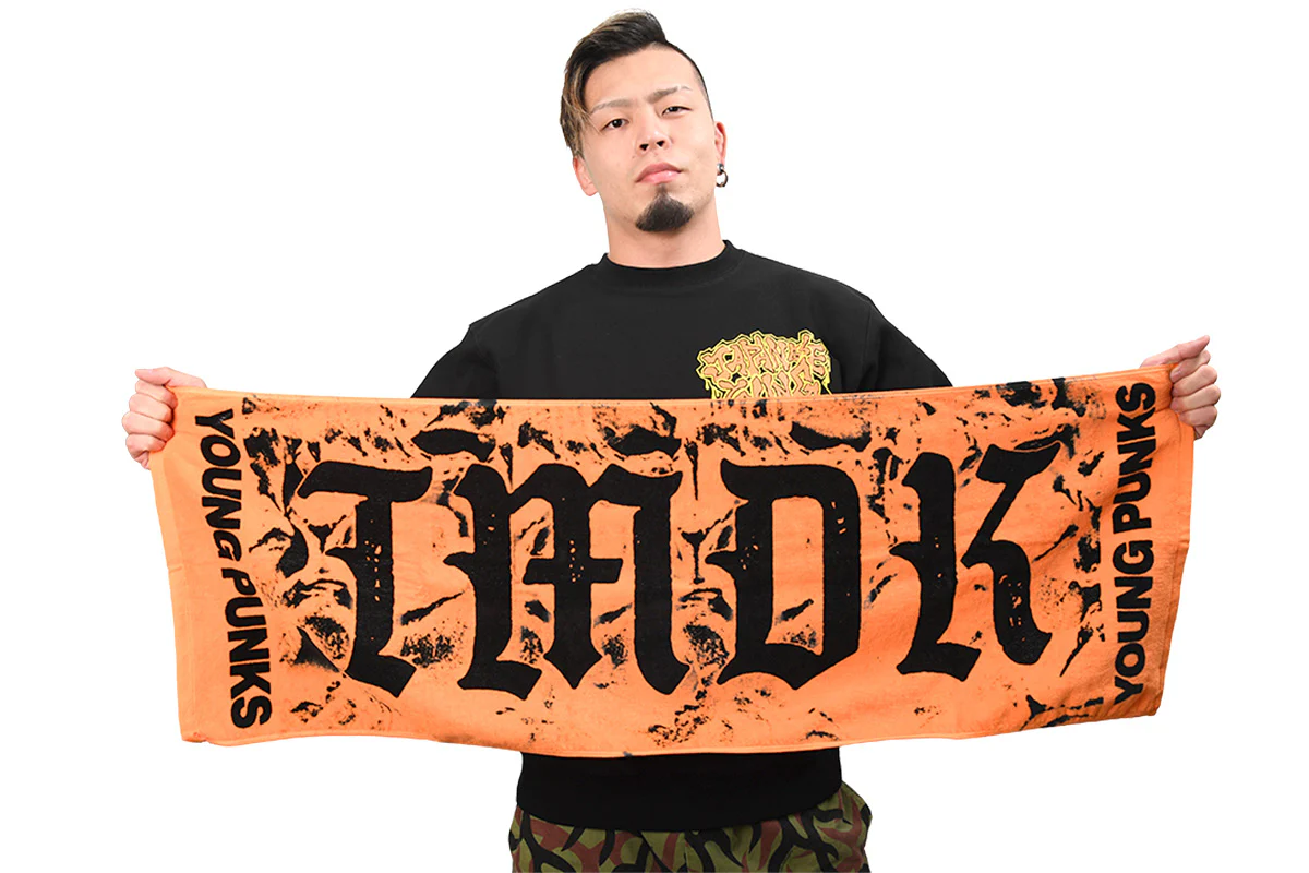 TMDK「YOUNG PUNKS」スポーツタオル（2025・オレンジ×ブラック）