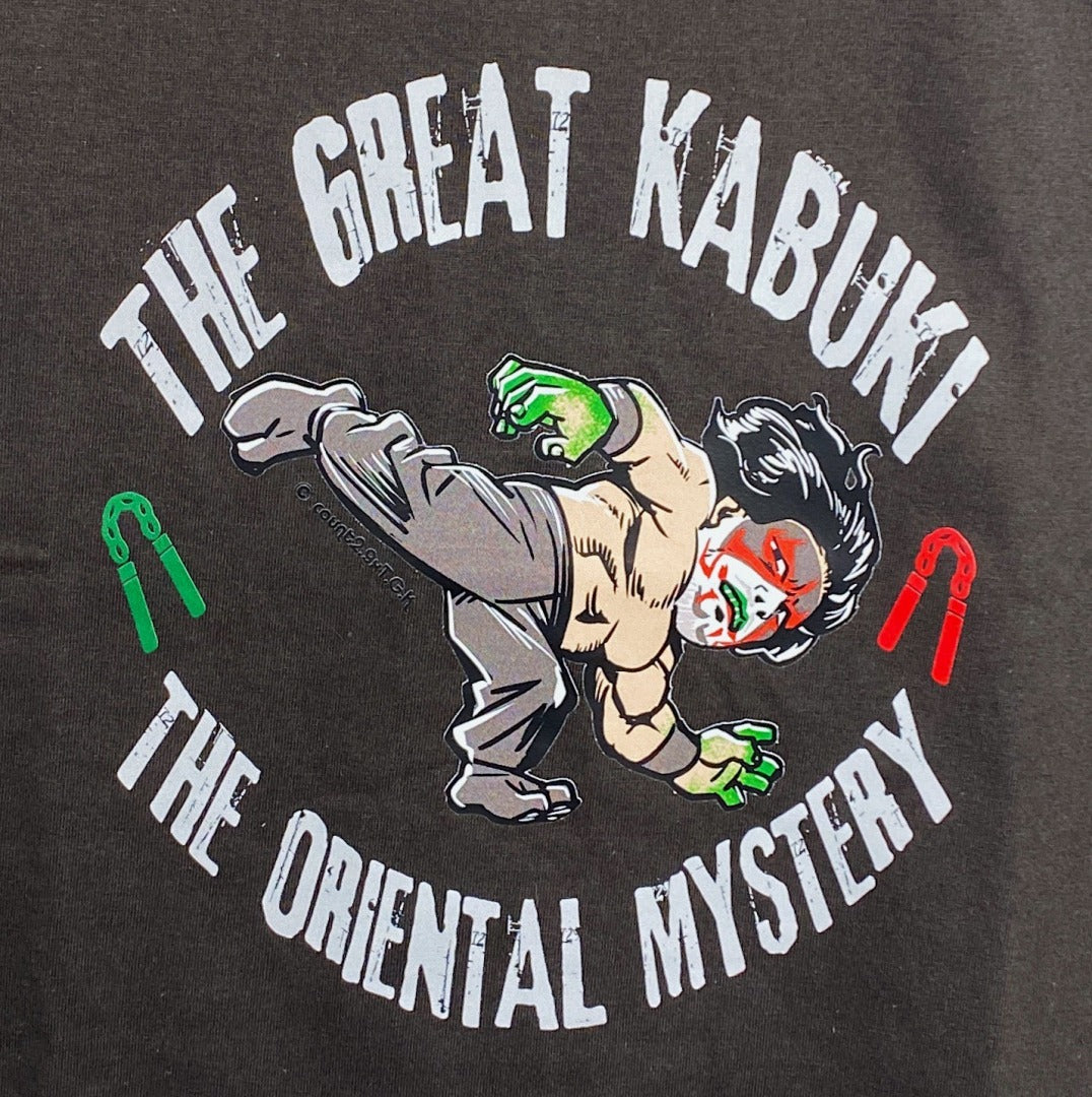 ザ・グレート・カブキ The Oriental Mystery Tシャツ (チャコール)