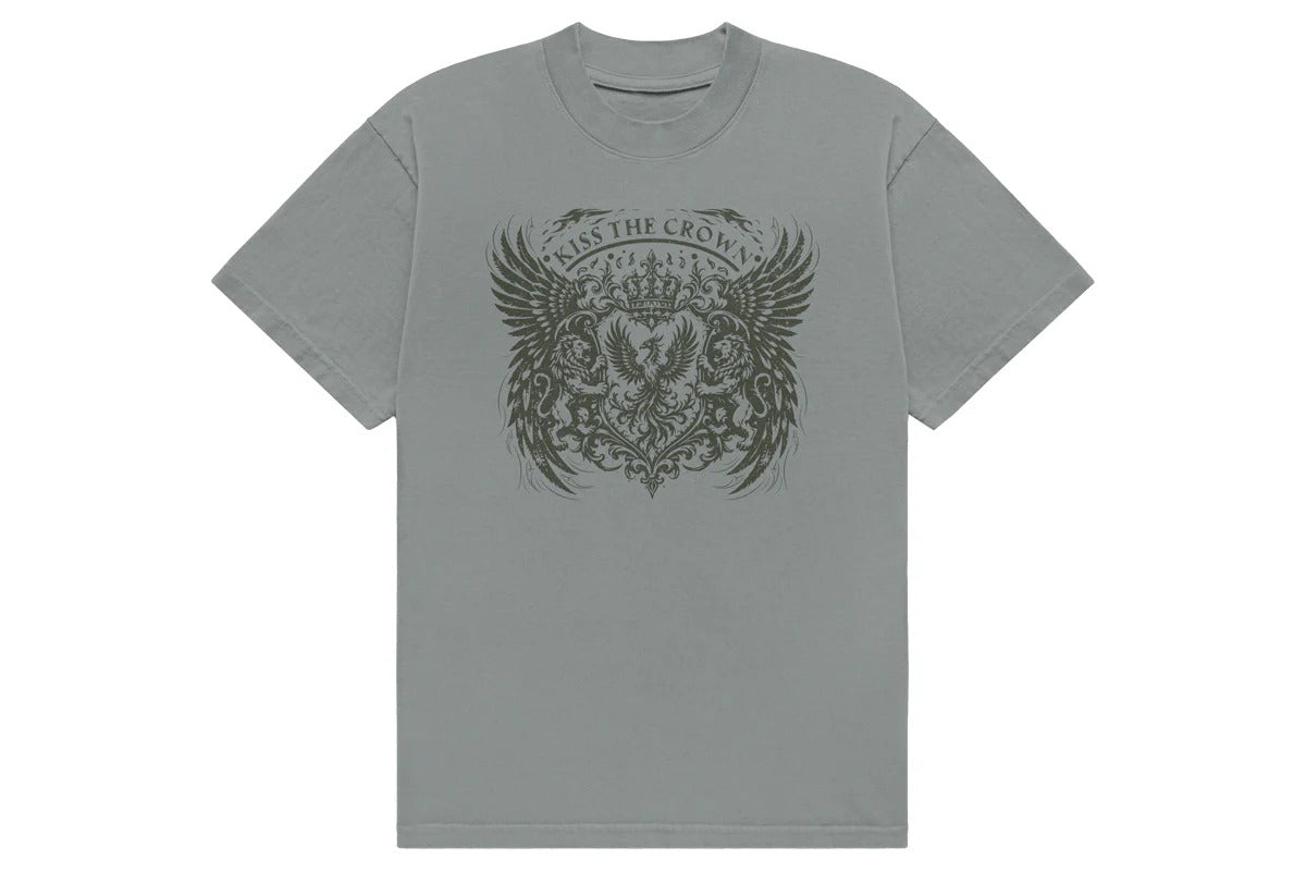 UNITED EMPIRE「KISS THE CROWN」Tシャツ（モスグレー）