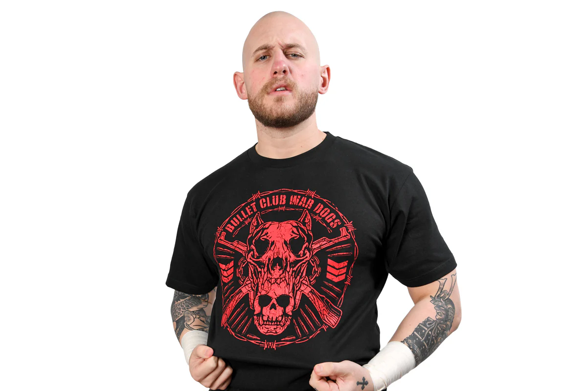 BULLET CLUB WAR DOGS Tシャツ（2025・ブラック×レッド） – プロレス